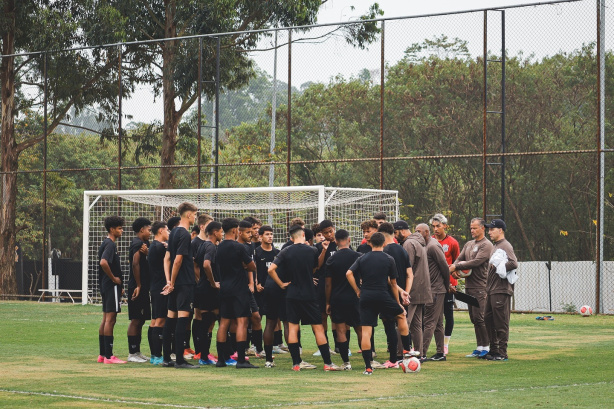 Exclusão do MCF acirra guerra entre Palmeiras e Corinthians na base