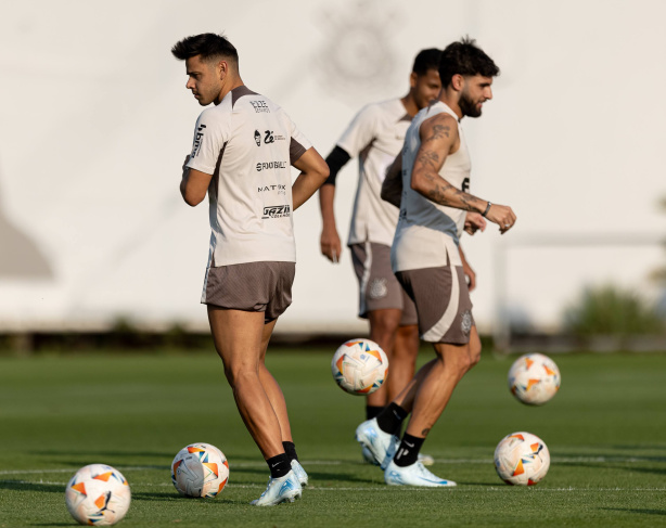 Emiliano Díaz minimizou a polêmica envolvendo Romero e Yuri Alberto após o jogo contra o Velo Clube, pelo Paulistão
