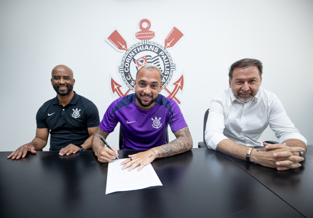 Maycon renovou com o clube até o fim de 2025
