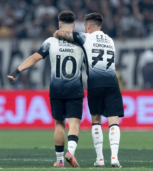 Igor Coronado e Garro pelo Corinthians