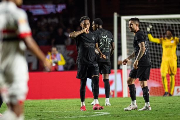 Martínez marcou o gol do Corinthians contra o São Paulo