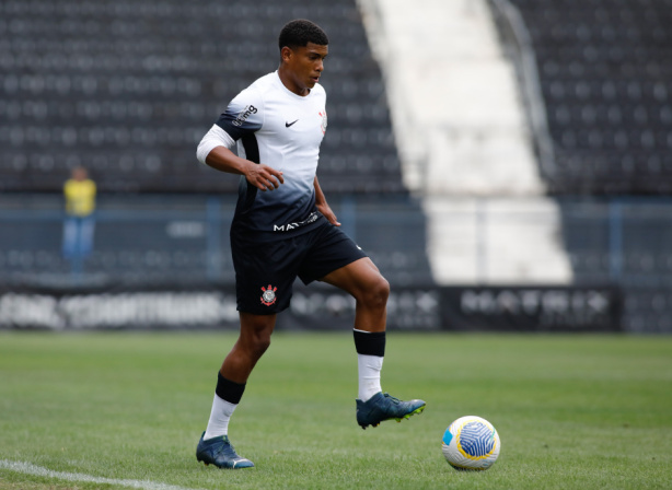 Corinthians relaciona camisa 10 da Copinha e lateral da base para jogo do Paulistão