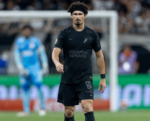 André Ramalho foi titular na vitória contra o Santos