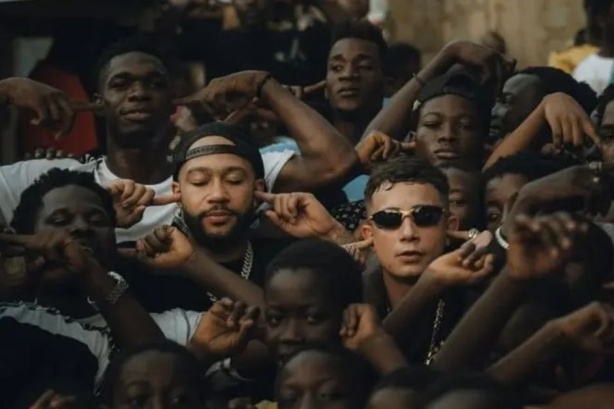 Memphis Depay lan�ou o EP "Falando com as Favelas" nesta semana em parceria com o cantor MC Hariel