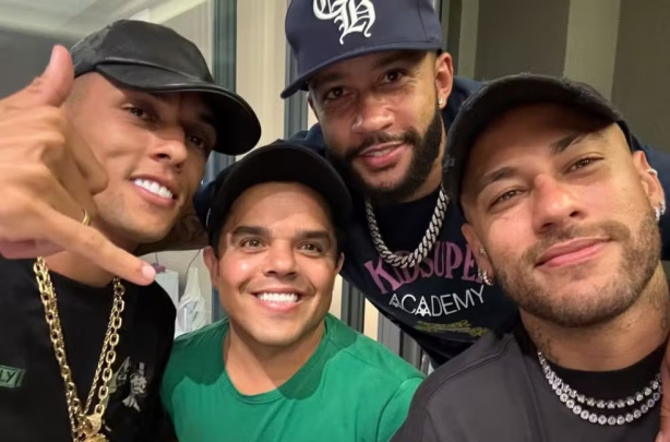 Buzeira, Memphis e Neymar juntos em evento de Poker
