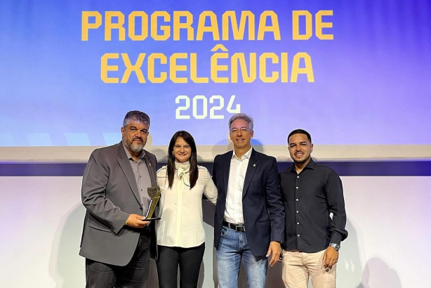 Marco Polo Pinheiro (à esquerda) e Roberto Toledo (segundo da dir. para esq.) representaram o Corinthians na FPF