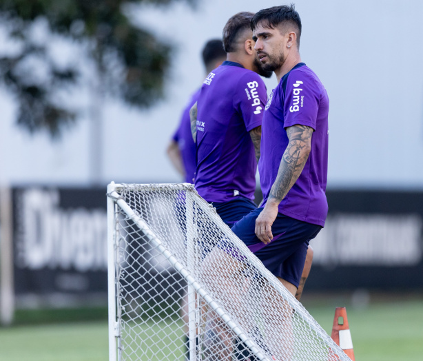 Igor Coronado treinou com o restante do elenco do Corinthians nesta quinta-feira