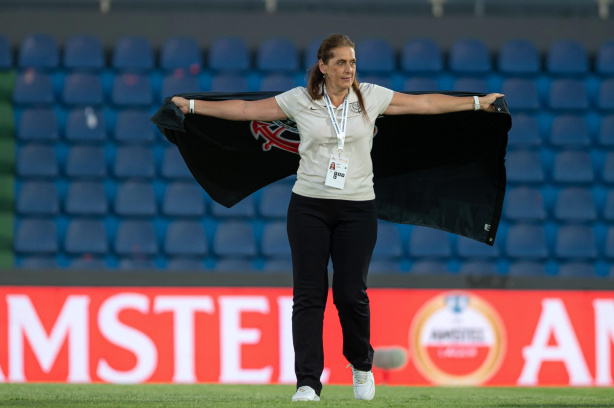Iris Sesso está completando um ano à frente do Corinthians Feminino