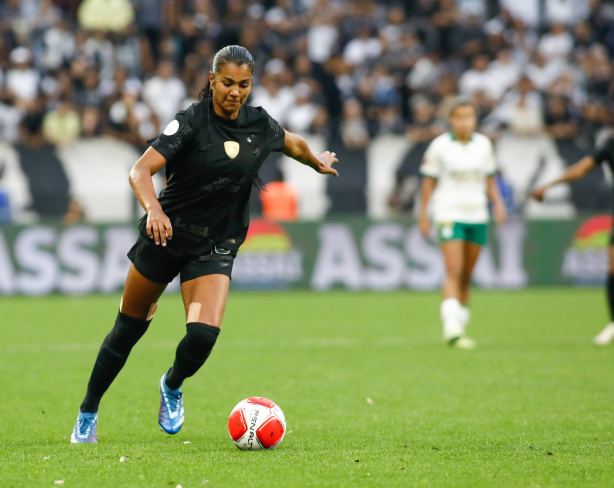 A zagueira Daniela Arias deixou o Corinthians para jogar em clube do exterior