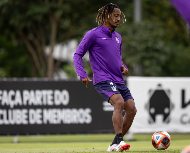 Carrillo durante o treinamento do Corinthians nesta quarta-feira