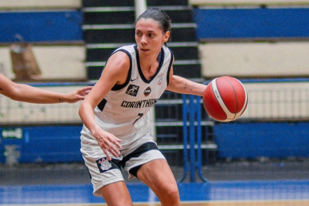 Tassia, armadora do Corinthians