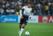 Atacante volta a entrar em campo pelo Corinthians em meio a impasse por renova��o