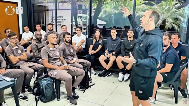 Membros da base do Corinthians contaram com palestras da Equipe Dx