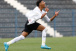 Joia do Corinthians assina primeiro contrato profissional com multa de R$ 330 milhes