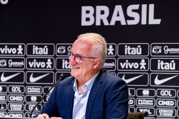 Dorival J�nior mant�m conversas com a diretoria para assumir o Corinthians