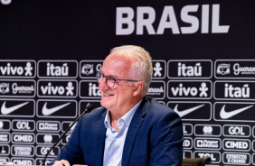 Dorival Jnior mantm conversas com a diretoria para assumir o Corinthians