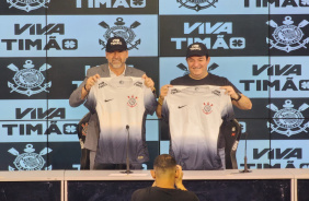 O patrocnio da Viva Timo est presente acima da manga dos uniformes do Corinthians