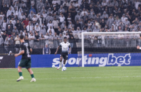 Flix Torres foi expulso aos 15 minutos do primeiro tempo na vitria sobre o Racing