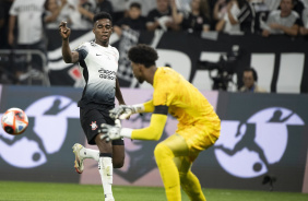 Goleiro  eleito craque e zagueiro despenca nas notas da Fiel aps vitria do Corinthians na Sula
