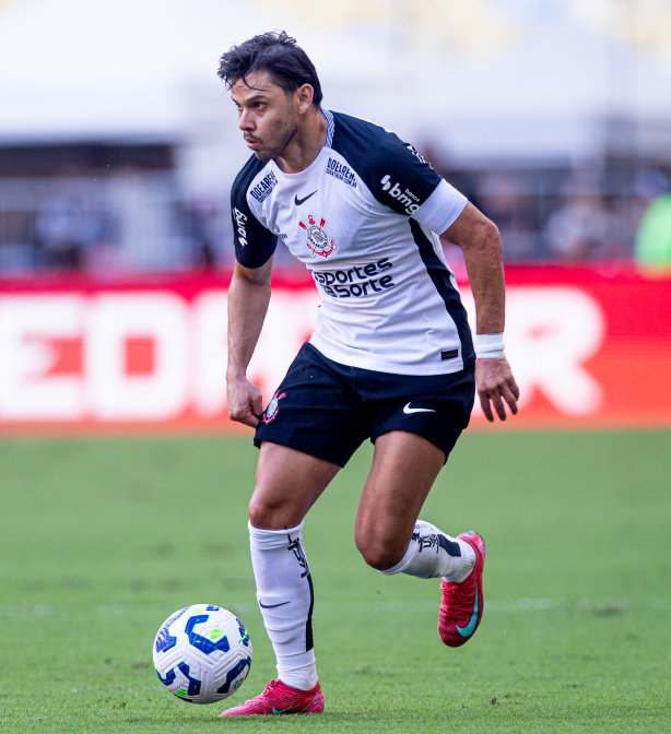 Camisa 11 do Timão comenta desempenho abaixo da equipe durante duelo contra o Flamengo.