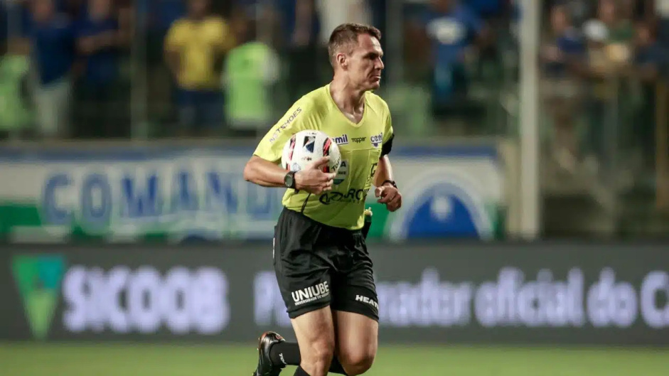 FALA SÉRIO! PC Oliveira diz que Inter foi o maior prejudicado na partida de ontem