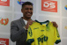 Paulinho n�o descarta trabalhar no Corinthians e revela ofertas de clubes para deixar o Mirassol