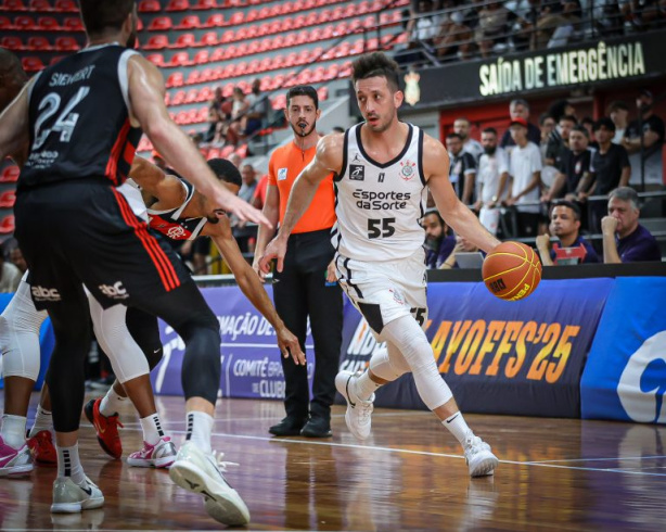 Corinthians perde primeiro jogo das quartas de final na NBB