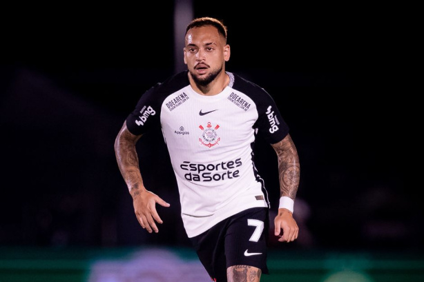 Maycon em ação durante partida contra o Mirassol