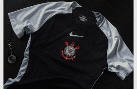 Camisa II do Corinthians far sua estreia diante do Racing