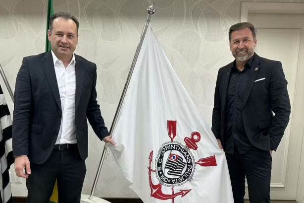 Diretor do Corinthians comenta indiciamento de Augusto Melo no caso VaideBet