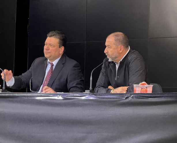 Ricardo Cury (esq.) vinha defendendo Augusto Melo (dir.) no caso VaideBet e do processo de impeachment