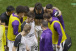 Yuri Alberto deixa o campo carregado com dores e ser� avaliado pelo Corinthians