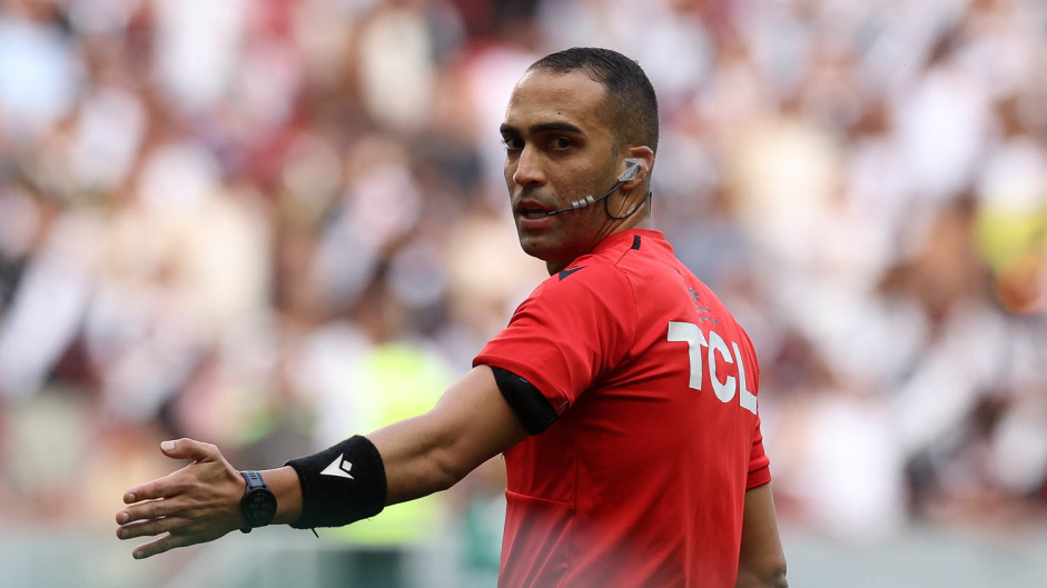 Árbitro capixaba volta a apitar jogo do Corinthians após expulsão de Dorival Júnior