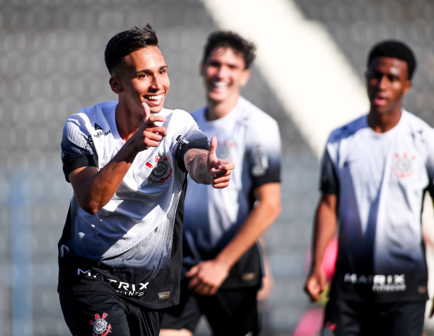 Pellegrin comemorando gol pelo Corinthians Sub-20