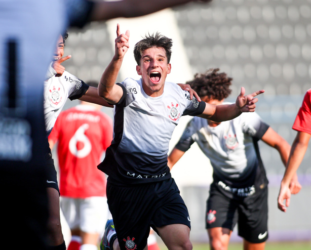 Lucca Caramico fez um gol e deu uma assist&ecirc;ncia na vit&oacute;ria sobre o Internacional
