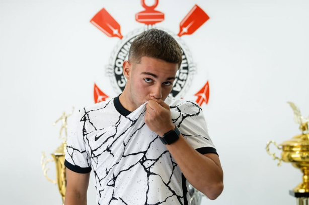 Corinthians rescinde contrato com jovem contratado na gestão Augusto Melo