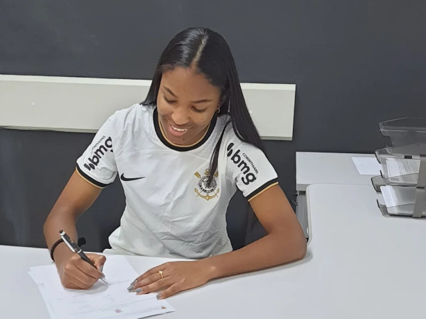 Corinthians contrata jogadora de Cuba para reforçar a base feminina