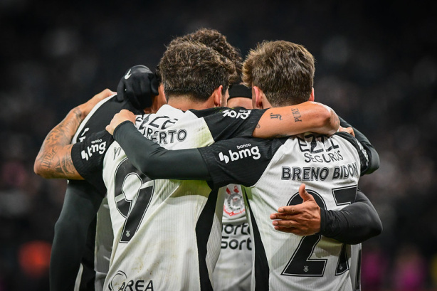 Memphis anotou o gol da vit�ria do Corinthians sobre o Palmeiras