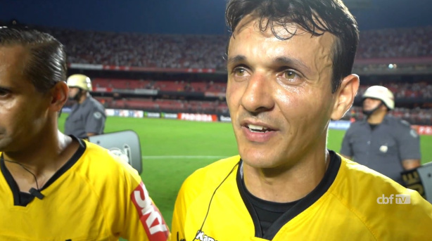 Caio Max Augusto Vieira segue escalado como VAR para o Dérbi
