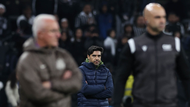 Palmeiras chega pressionado para enfrentar o Corinthians nesta quarta-feira