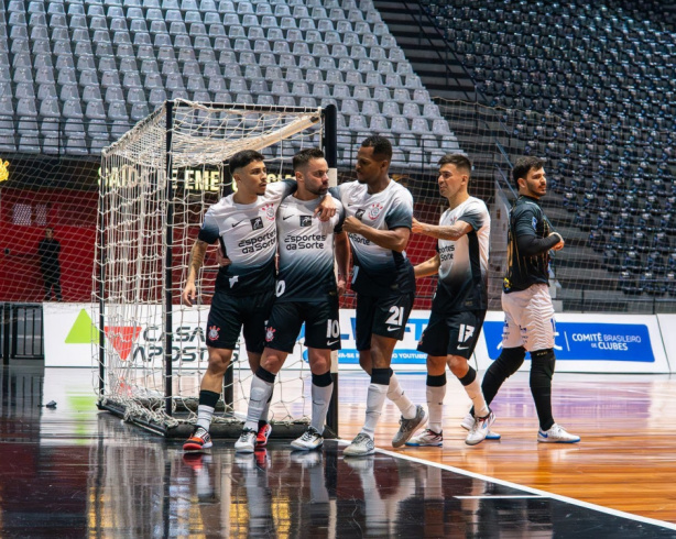 Corinthians vive uma sequ�ncia de tr�s jogos sem vit�rias