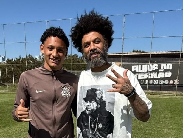 Cristian Júnior e Cristian no CT da base do Corinthians