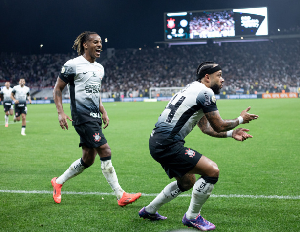 André Carrillo e Memphis Depay se lesionaram durante a classificação do Corinthians às quartas da Copa do Brasil contra o Palmeiras