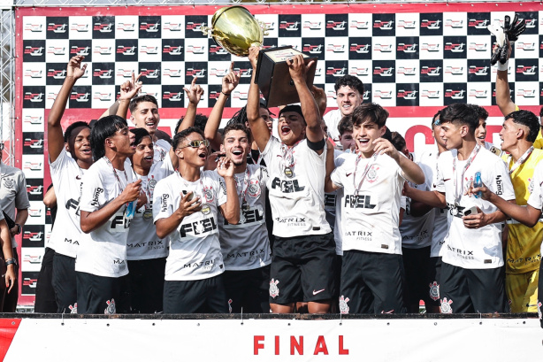 Corinthians venceu a Inter de Limeira por 2 a 1, com dois gols de João Pedro