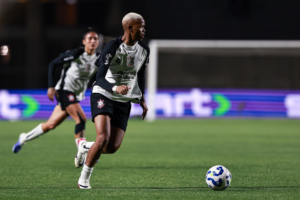 Jhonson será uma das titulares do Corinthians contra o São Paulo no Pacaembu