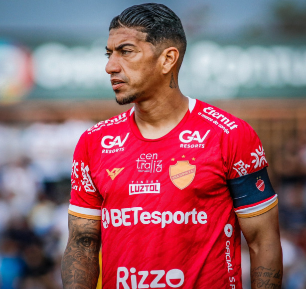 Ralf, ex-Corinthians, chegou a marca de 700 jogos sem ser expulso