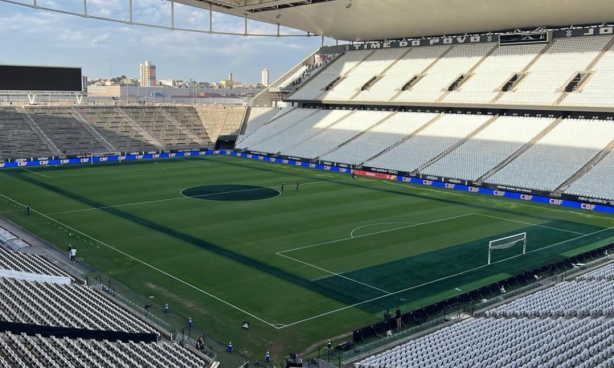 Gramado da Neo Química Arena às vésperas de Corinthians e Athletico-PR, nesta quarta-feira