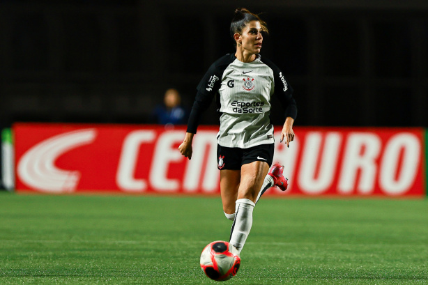 Paulinha em ação pelo Corinthians