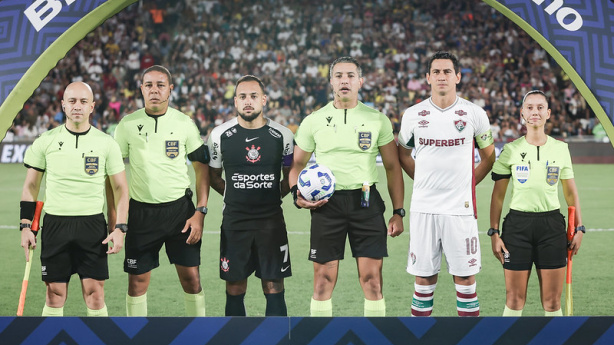 Corinthians e Fluminense se emprestaram neste s�bado