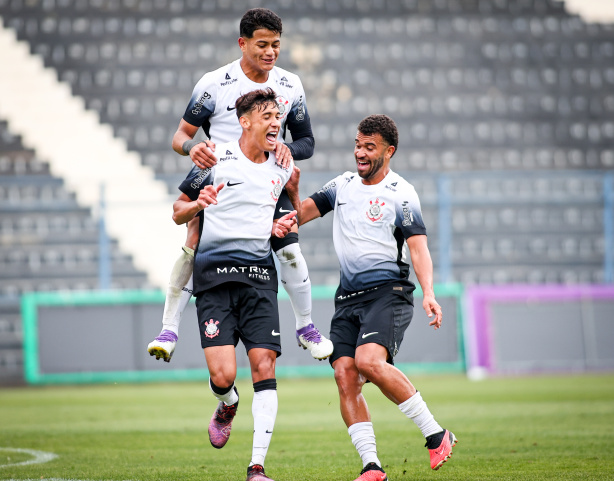 Corinthians enfrenta o Santos pelo Campeonato Paulista Sub-20